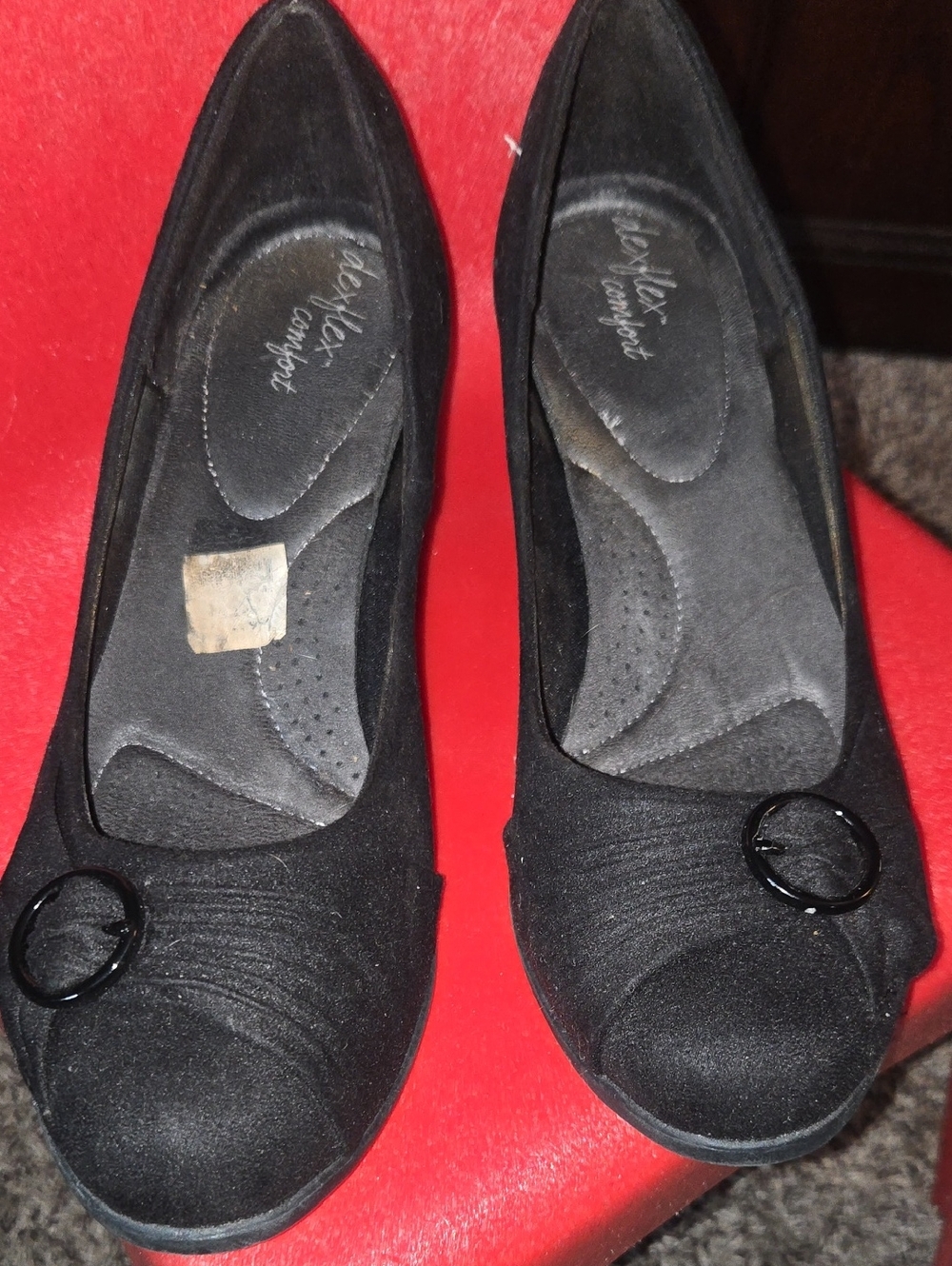 dexflex comfort Black Pointed Toe Dress Pumps with Decorative Ring
